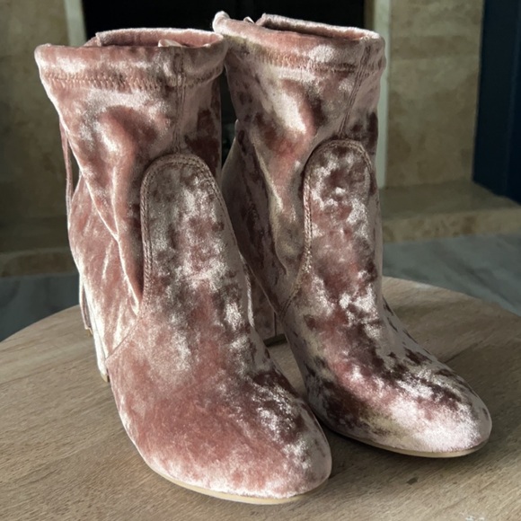 REPORT Whitney Blush pink crushed velvet sock boot block heel size 7.5 - Picture 2 of 13